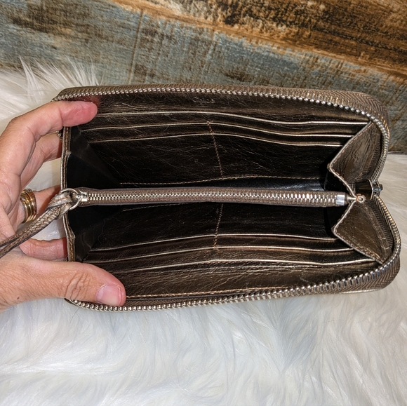 Chloe Paddington Metallic Gold Long Zippy Wallet - Picture 6 of 13